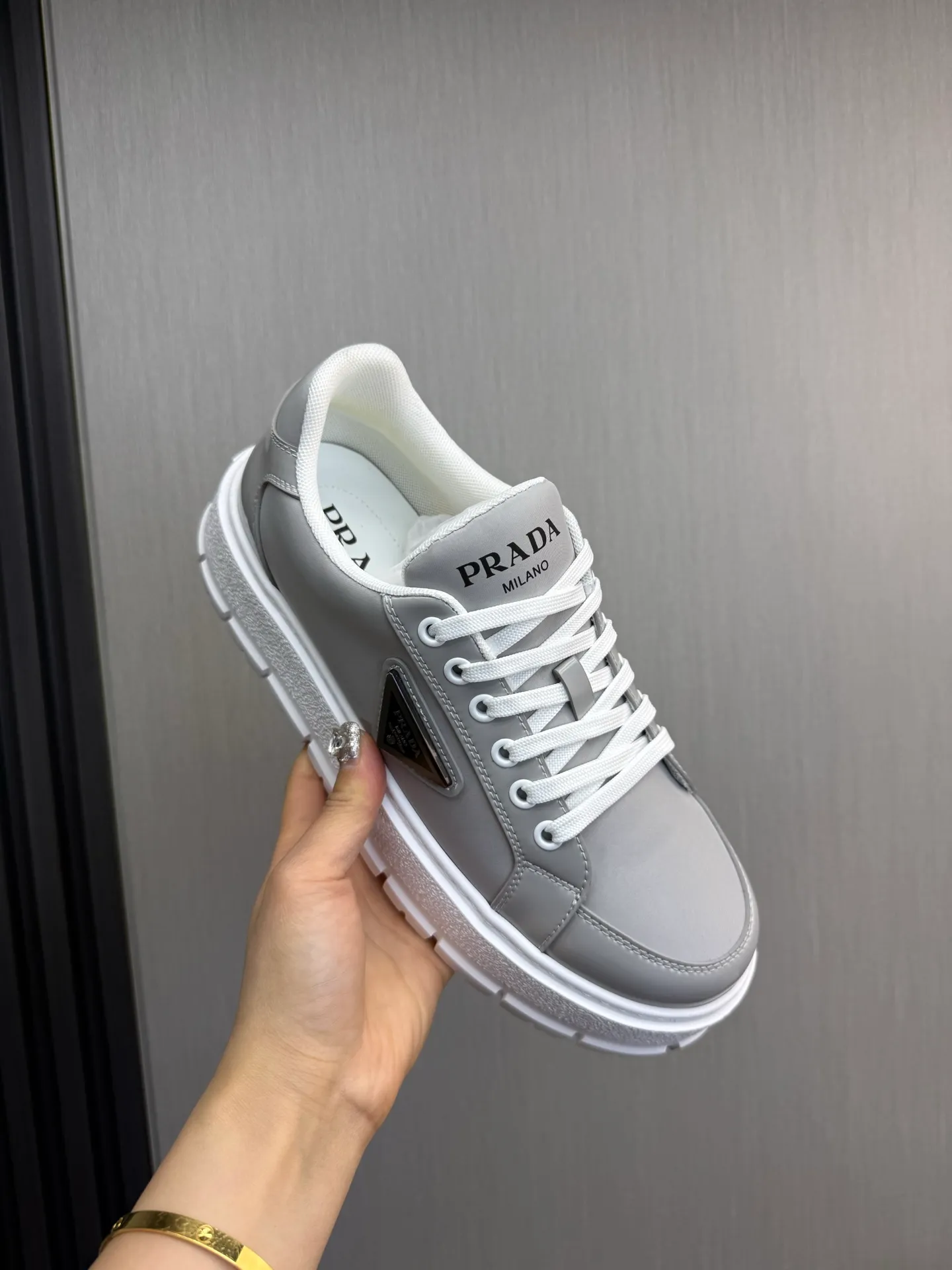 Men's shoes 💰580💰 [PRADA] Autumn and winter hot men's shoes shipped 👏Official website synchronized ⬆️Original fly-woven cowhide fabric + cowhide lining, 1⃣️:1⃣️reproduction, original sole, 38-45 (45. Customized, non-refundable)